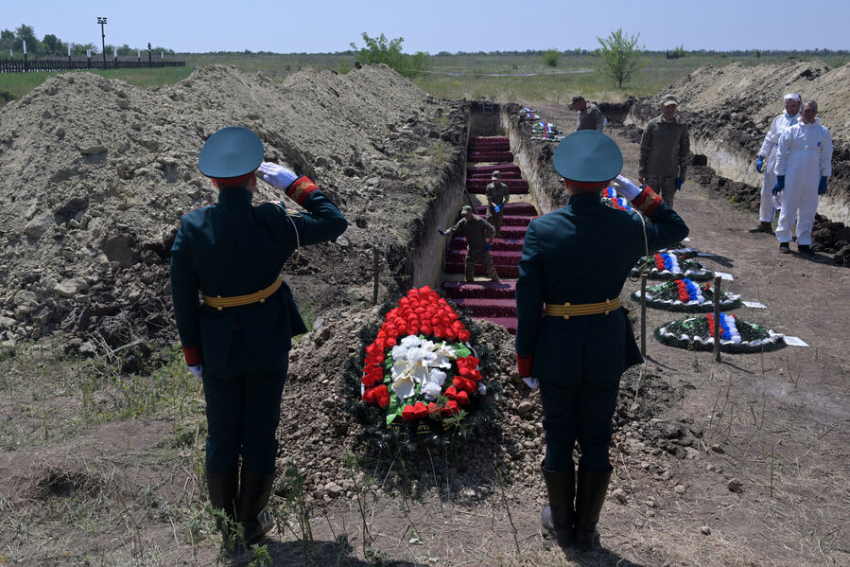 В ЛНР захоронили 20 тел неизвестных солдат, погибших в ходе СВО