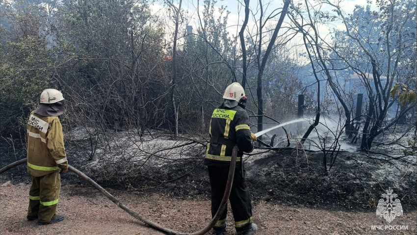 Сводка МЧС ЛНР: два пожара, ДТП и авария в ЖКХ