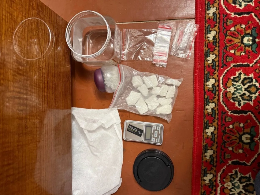 В Алчевске ЛНР задержали наркосбытчика с крупной партией метадона