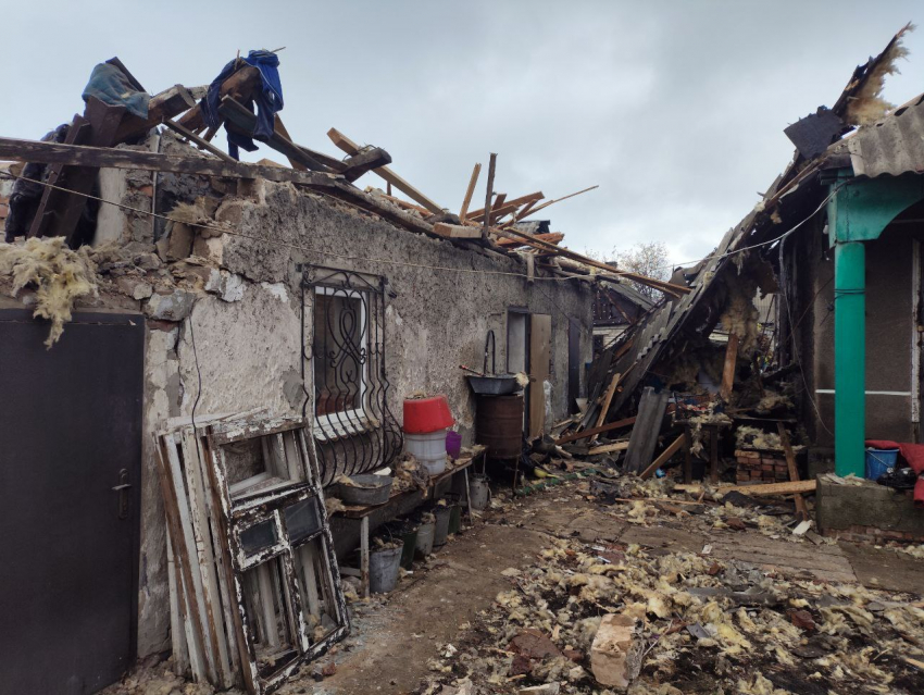 Пожилая пара пострадала во время атаки беспилотника ВСУ в Первомайском округе