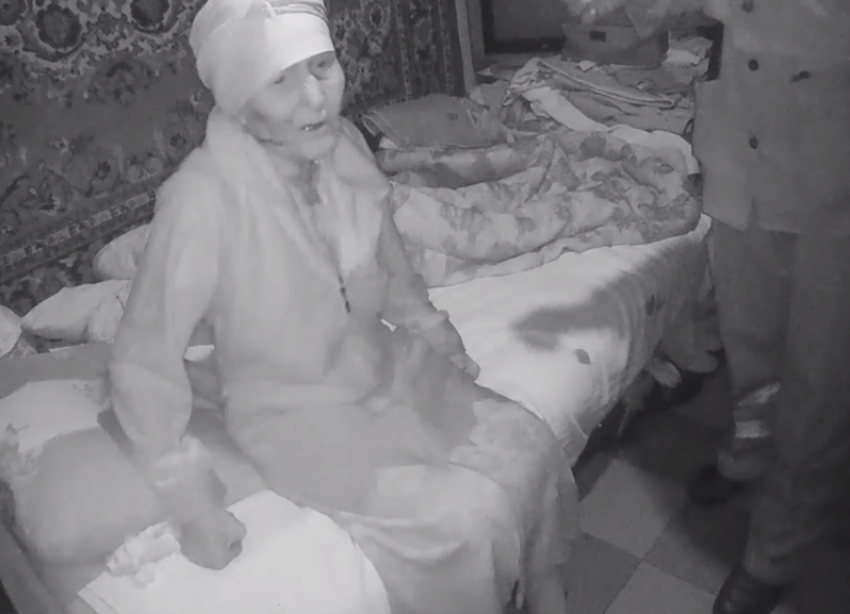 Проникшего с пистолетом к 89-летней пенсионерке мужчину задержали в Луганске 