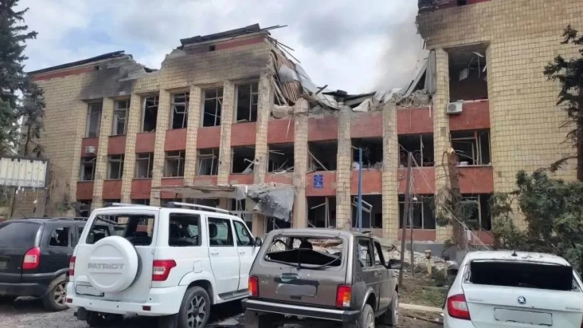 ВСУ атаковали администрацию Марковского района: 18 человек ранены