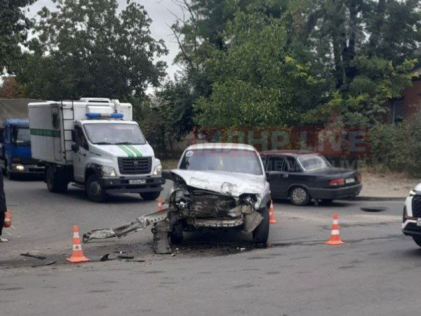 В Луганске произошло ДТП с участием автобуса