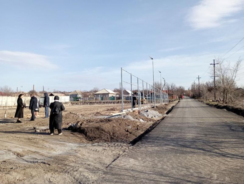 В поселке Тельмана ЛНР после неоднократных предложений жителей будет возведена спортивная площадка