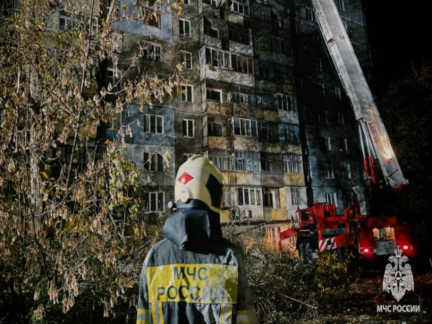 После взрыва газа из дома в Алчаевске эвакуировали 67 человек