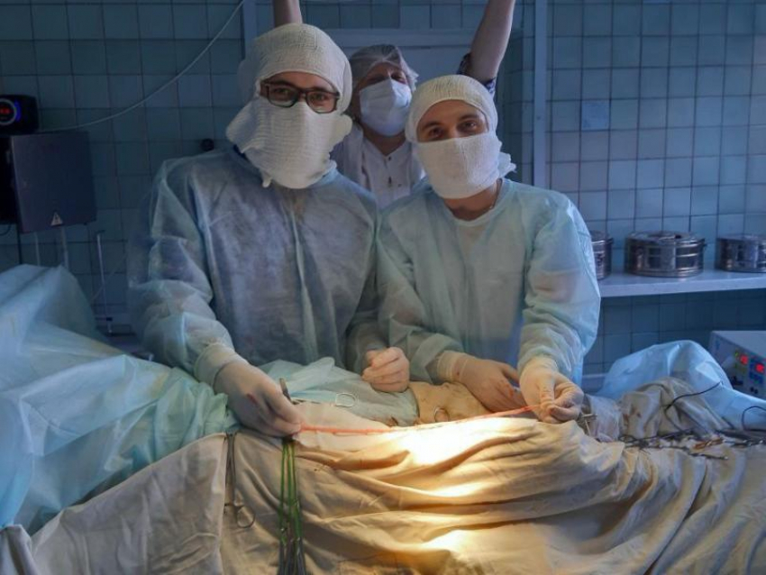 Хирурги больницы Луганска спасли пациента от ампутации ноги и инвалидности 