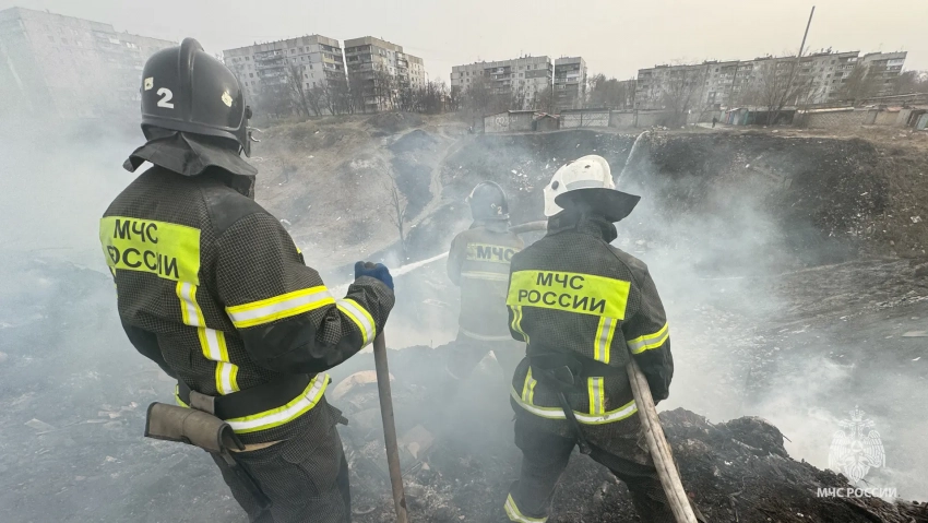 Трагедия на пожаре и ВОП в поле: МЧС ЛНР отчиталось за прошедшие сутки