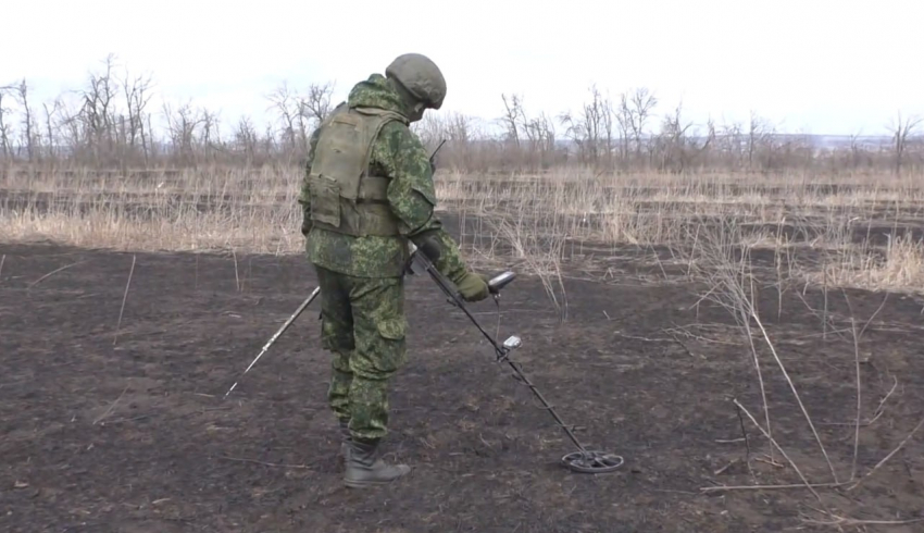 Саперы в ЛНР за день обезвреживают десятки боеприпасов 