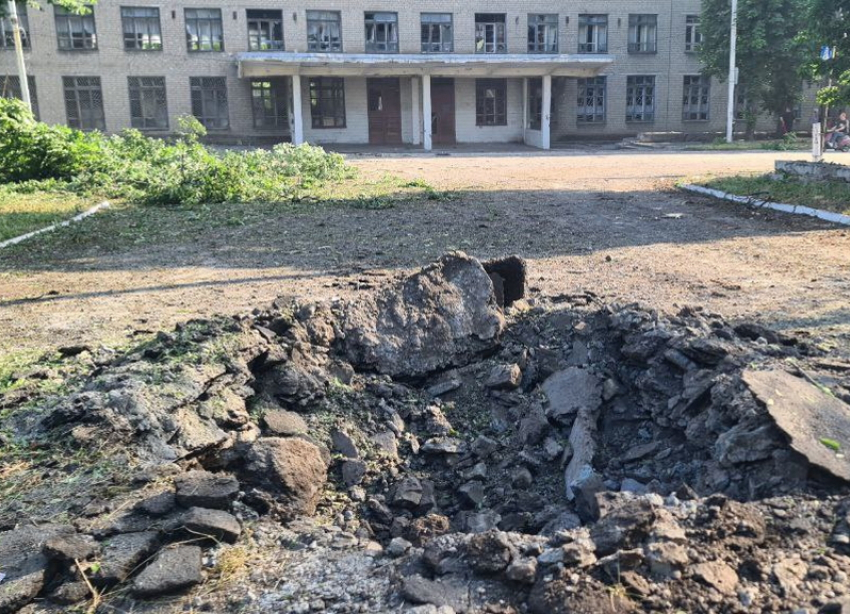 Ничего святого: в День защиты детей ВСУ обстреляли жилой район Стаханова в ЛНР