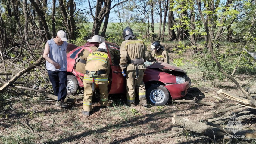 На месте аварии в Ровеньках ЛНР провели спасательную операцию