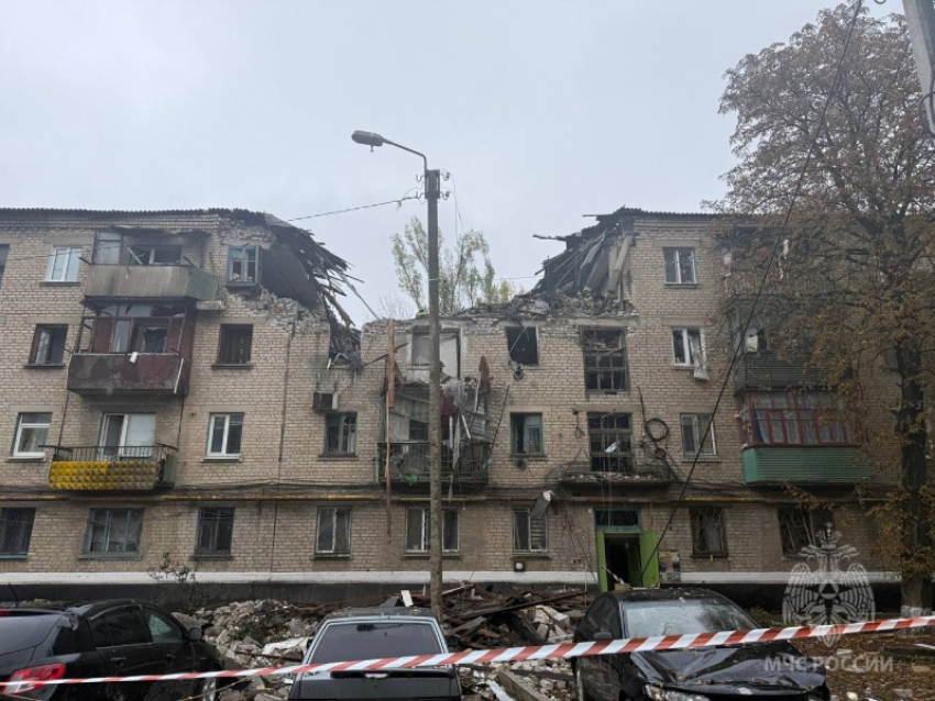 Пара жителей взорвавшегося дома в Красном Луче ЛНР оказалась заблокирована на 4-м этаже