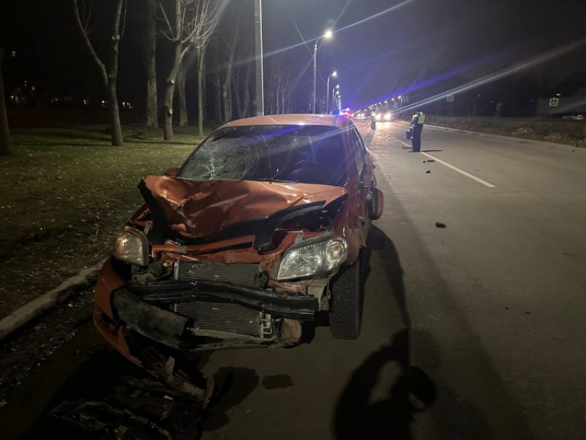 Луганский водитель сбил двух пешеходов, одного из пострадавших отбросило на несколько метров